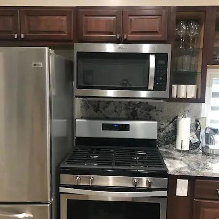 Uber Close To Ohio City, Cleveland Apartment Bagian luar foto