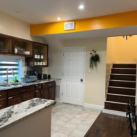 Uber Close To Ohio City, Cleveland Apartment Bagian luar foto