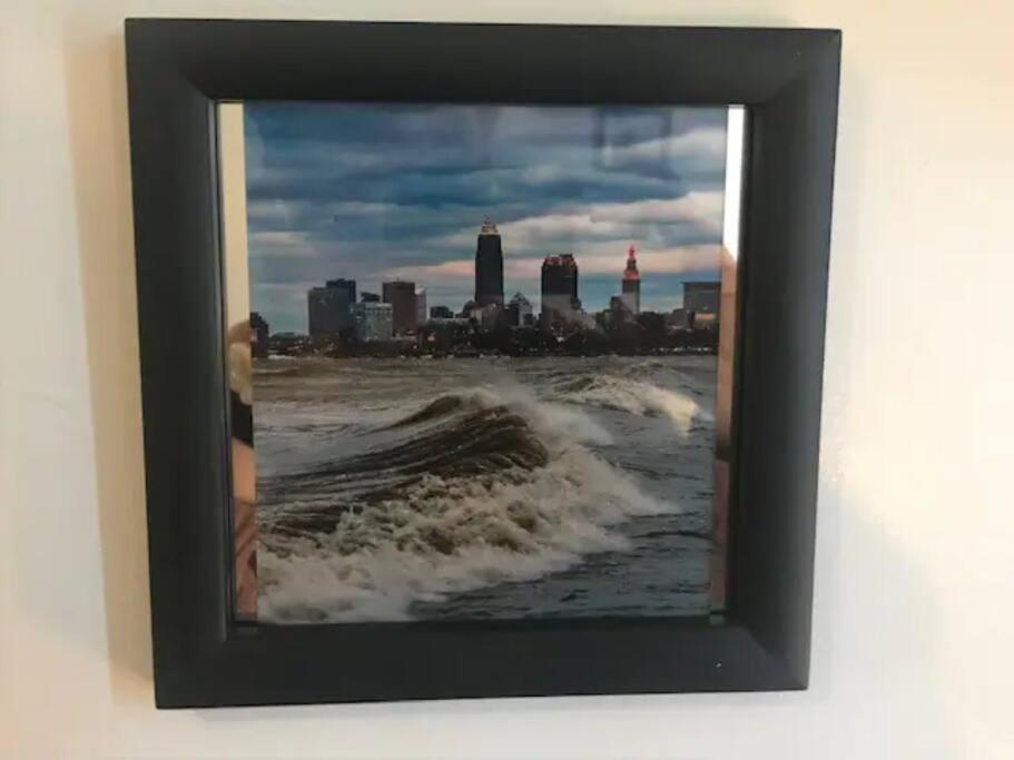 Uber Close To Ohio City, Cleveland Apartment Bagian luar foto