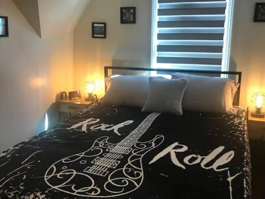Uber Close To Ohio City, Cleveland Apartment Bagian luar foto