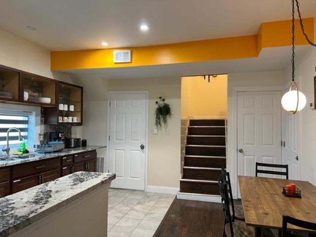 Uber Close To Ohio City, Cleveland Apartment Bagian luar foto